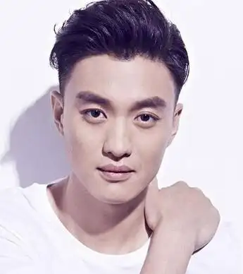 五款男生无刘海发型 尽显潮男时尚气息