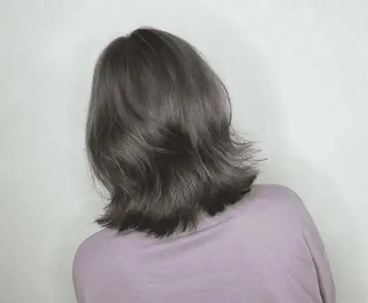 男生黑茶灰色头发图片(男黑茶色头发图片效果图)