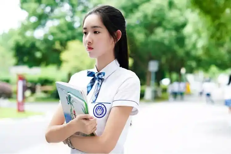 少年派王玉雯饰演最美校花引争议