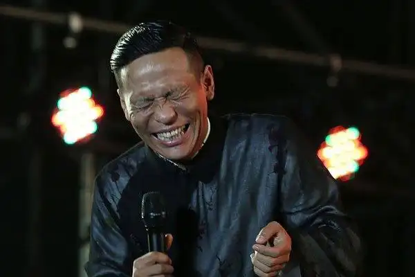 宋小宝肝硬化还活着吗肤色变黑与疾病有关