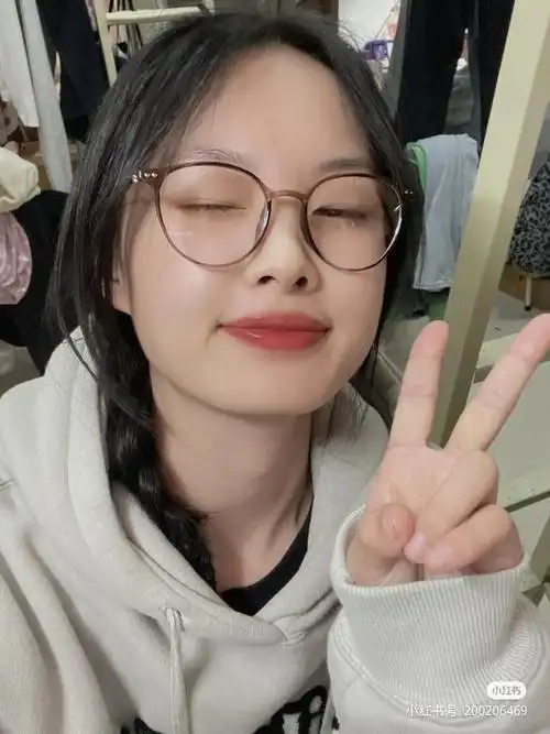 戴眼镜的女生真是太难了|圆脸|脸型|妆容|方脸|镜框_网易订阅