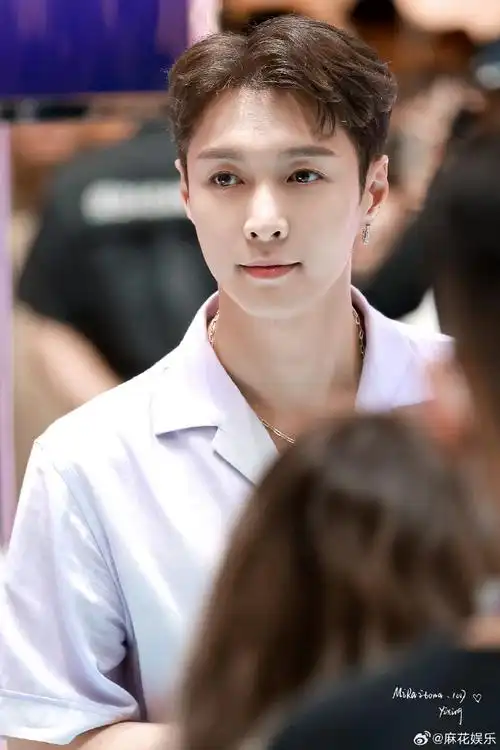 张艺兴三亚活动生图