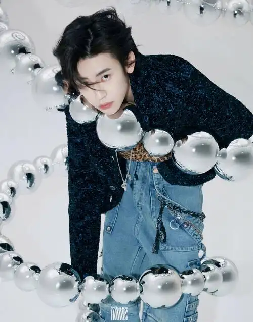 小鬼王琳凯费加罗男士二月刊