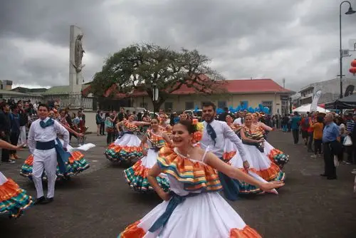 驻哥斯达黎加大使汤恒出席"欢乐春节"文化庙会