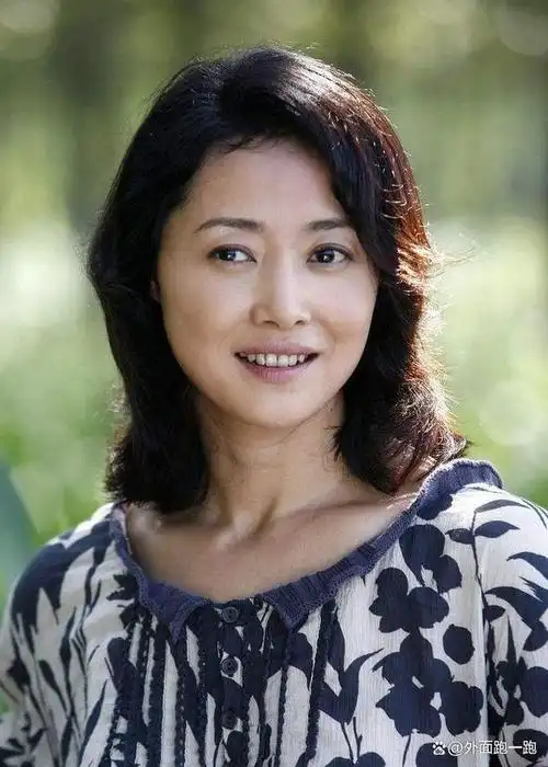 刘蓓:曾被冯小刚捧红,3婚和前夫续缘,如今继子星途大红大紫