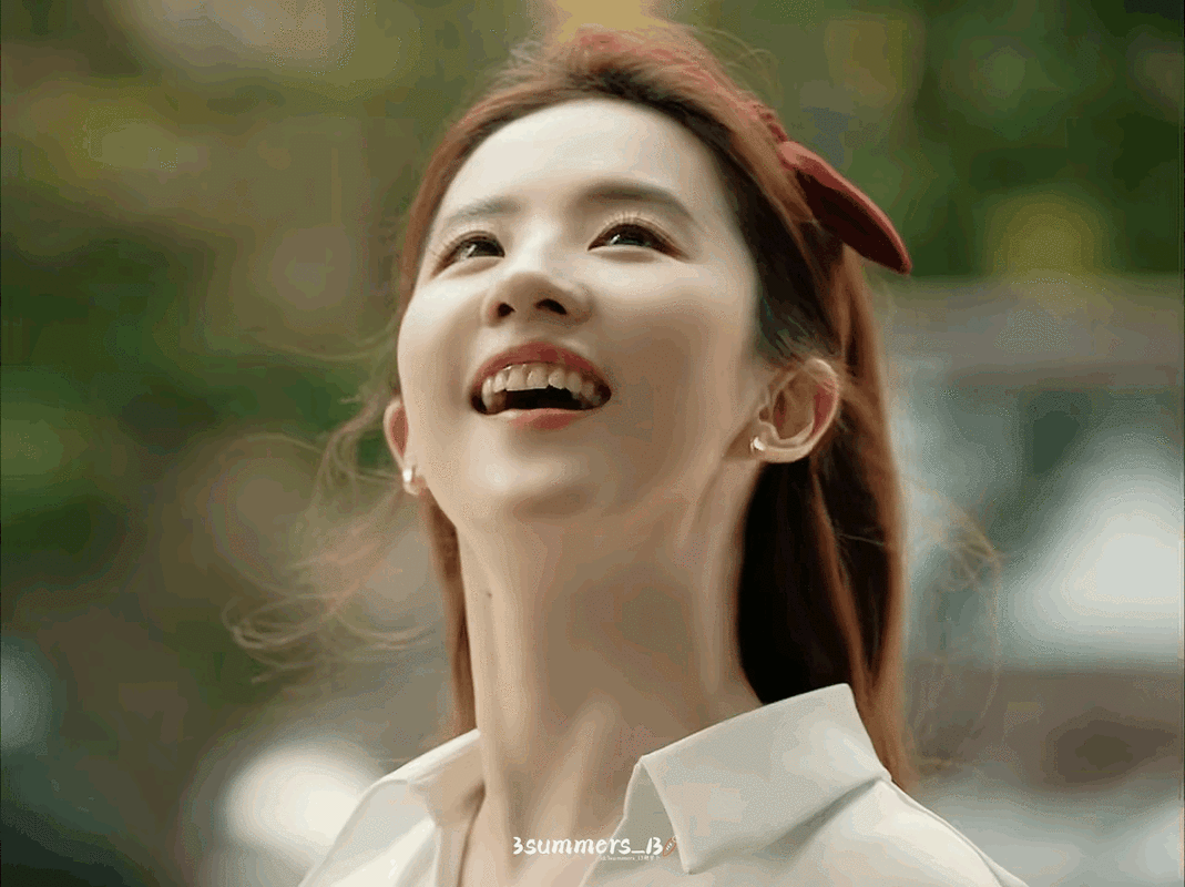 刘亦菲性感起来谁顶得住?