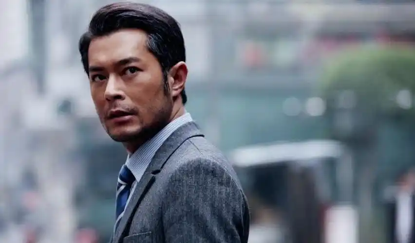 53岁古天乐,头发稀疏脸像"蜡像人",身家过亿至今还未结婚生子