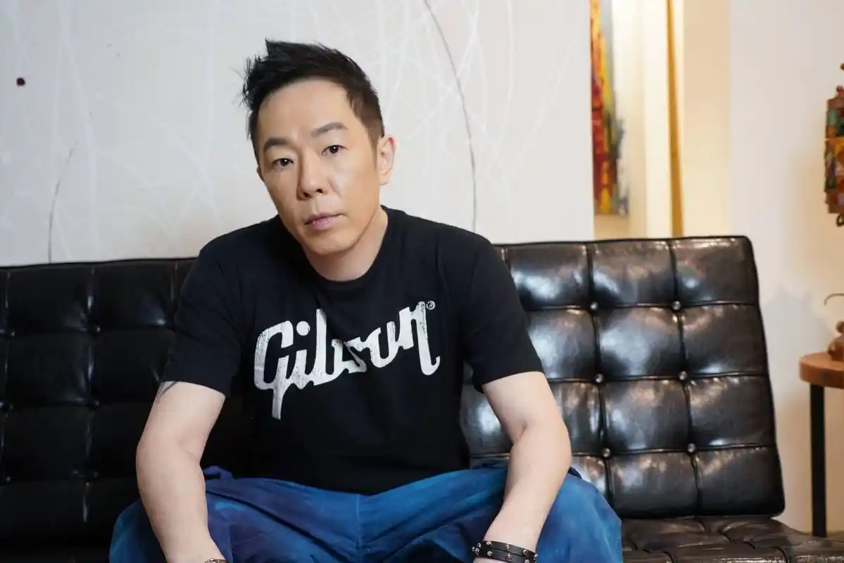 av5">《狂人习作》是 a target="_blank" href="/item/黄贯中/141768"