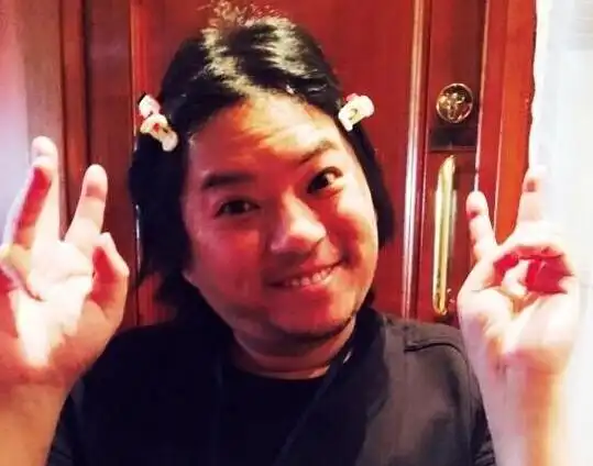 高晓松深夜自拍照曝光 家世显赫引轰动