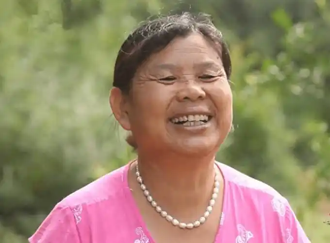 乌克兰美女甩掉河南农村小伙,转头嫁给00后健身教练_陈宣宣_阿廖娜