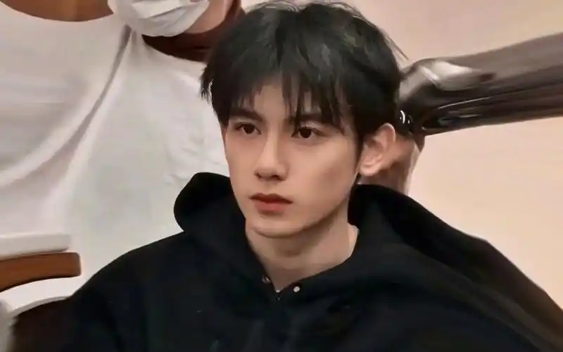 【胡先煦】血洗妈粉!瘦下来帅得过分!弟弟请速来渣我!