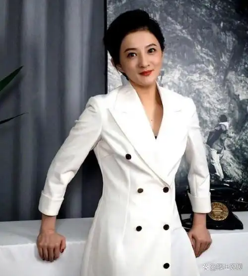 回顾金铭9岁走红18岁考北大撒贝宁曾发誓娶她42岁仍单身