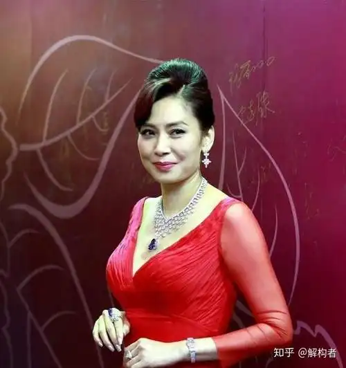 邝美云港珠澳大桥就我一辆车一个人