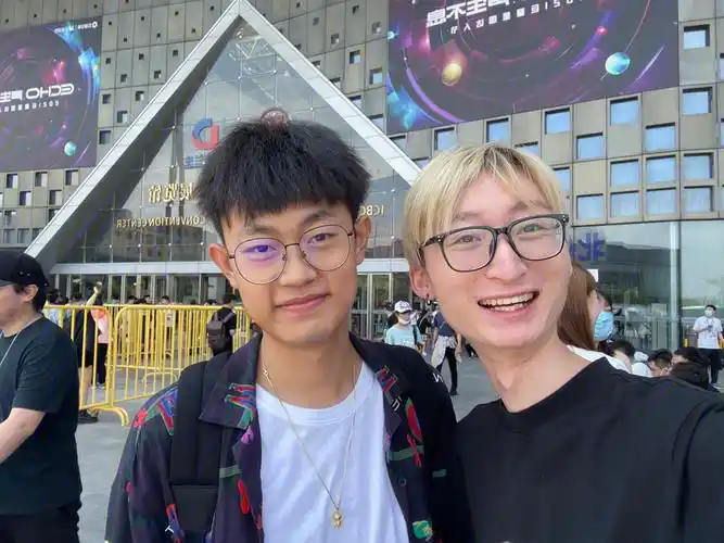 爱丽丝追星成功