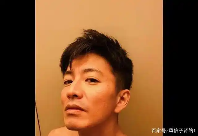 48岁木村拓哉晒近照,上身赤裸胸肌有型,网友:从年轻帅到老