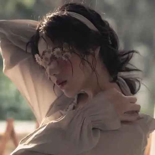 淡雅女生头像图片