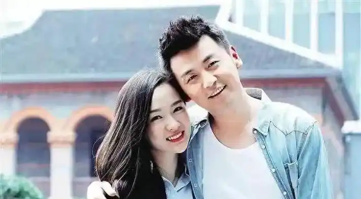 曝翟煦飞不会被离婚原因:内核稳定,压得住雷佳音,肯为婚姻牺牲_批评