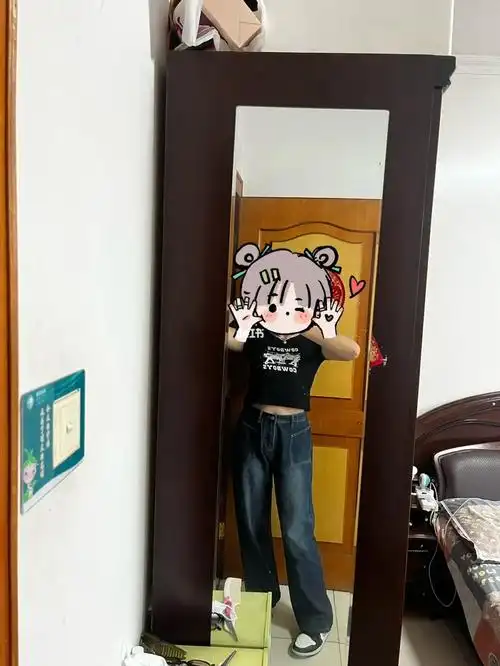 身高168,体重130斤.第一次买到这种拖地,宽松的牛仔裤!挺喜欢哒