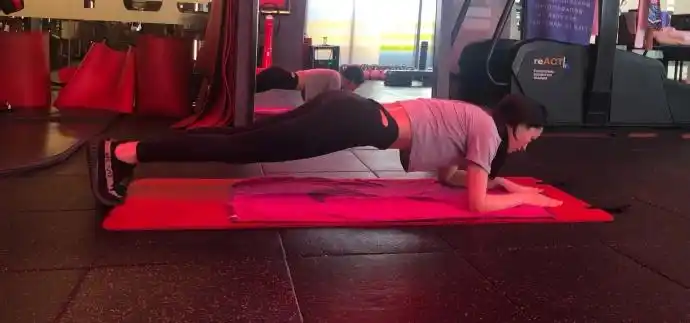 为复出准备?张馨予忙健身 纤腰翘臀瞩目