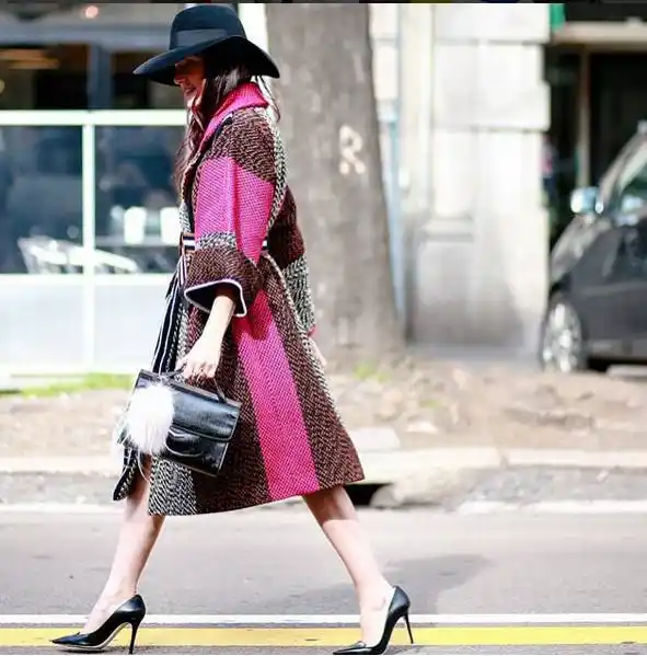 大衣怎么穿才能甩路人甲几条街?