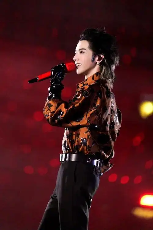 我与华晨宇的十年记忆##华晨宇鸟巢演唱会