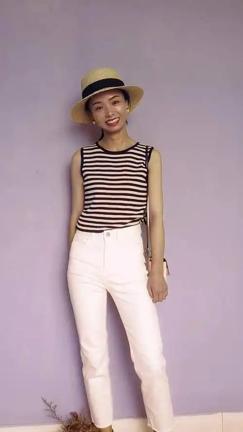 【交友】今日女神-28岁漂亮小巧的老师:感情最好的标准就是彼此合适!