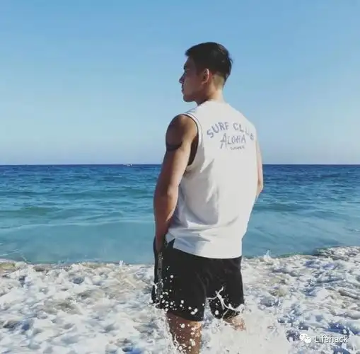 上海漫展筋肉男引发舔屏,这肉体太野了