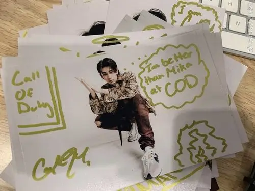 补一个热爱签名画的臭屁帅哥小鬼