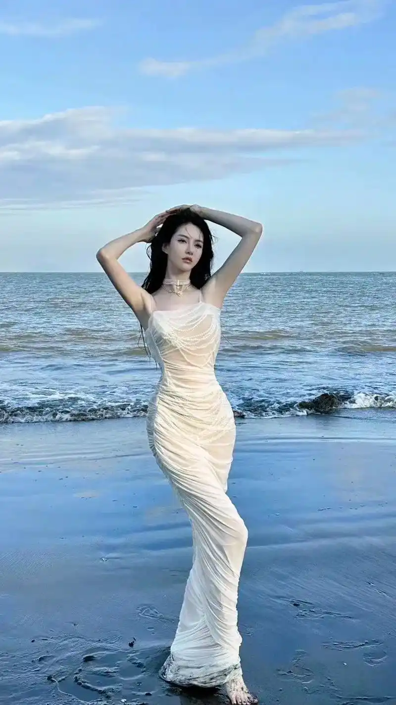 海边拍照 #海滩美女 #想和你一起看海 #去看可以治愈一切 - 抖音