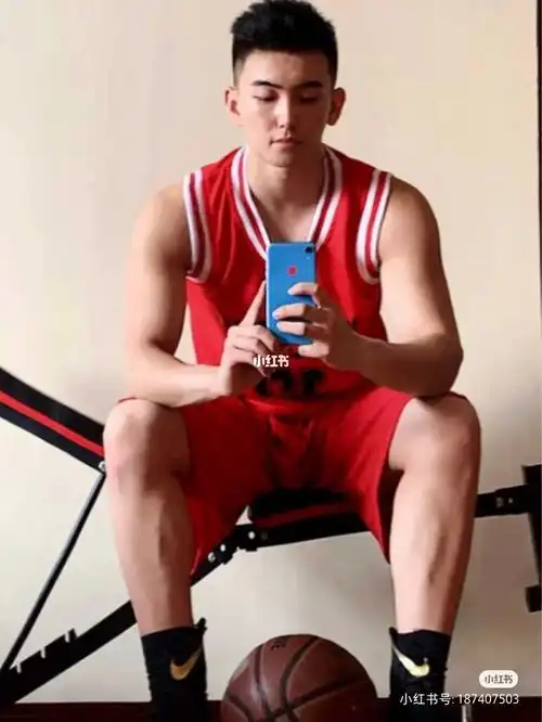 健身肌肉帅哥腹肌美男子