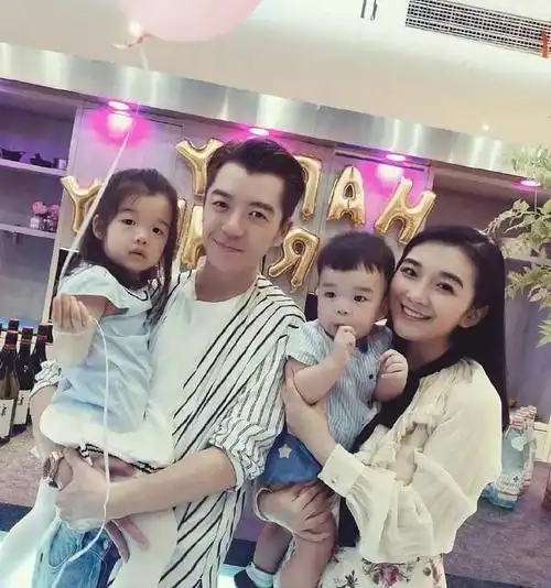 王栎鑫带美女进酒店,网友挖女方底细,疑似《延禧攻略》嘉嫔_潘时七