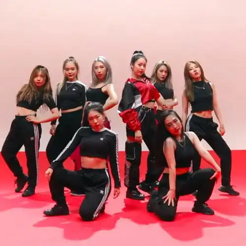 一折爵士舞套装_1m信飞爵士街舞蹈演出服套装嘻哈dj潮牌酷酷的女装露