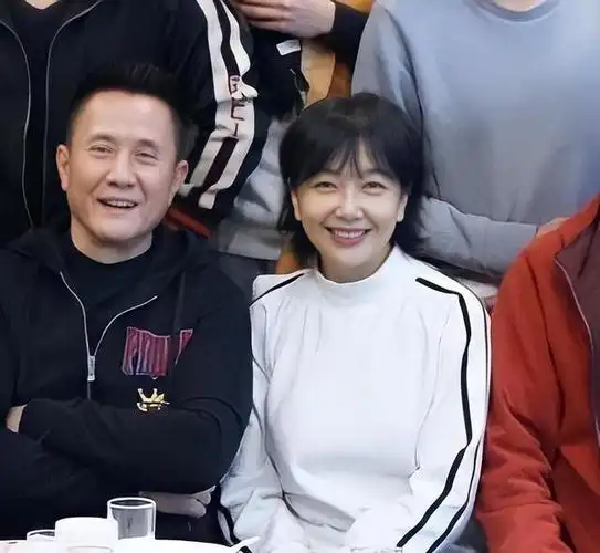 演员田小洁从工人到演员娶女神江珊为妻事业爱情双赢