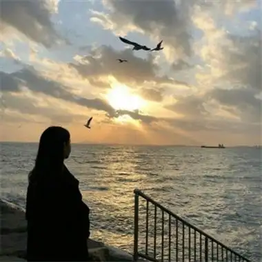 仙气飘飘的女生背影头像(精选22张)