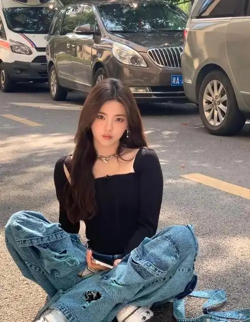 杨超越手机直拍曝光,颜值直击人心,无需努力也能出道!