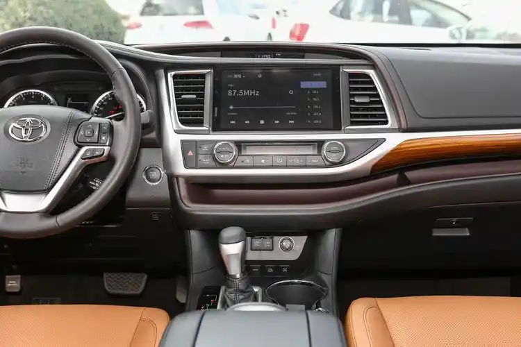 2021款汉兰达正式上市,23.98万元起新增高德地图