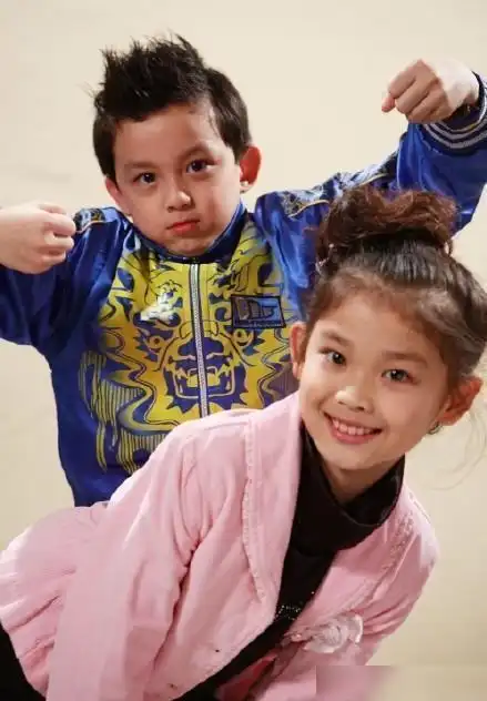 不同于郑恺和吴磊的是,在《家有外星人》中饰演唐不苦姐姐的陈曼媛,却