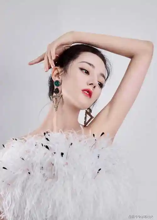 讲真!迪丽热巴这身材,内娱没一个能打的!