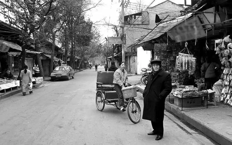 2005年2月9日拍摄的成都市水津街(现水井坊街).