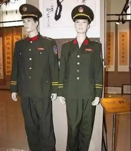 中国警察以前没有警衔,1992年,为何"八九式"警服上佩戴警衔?