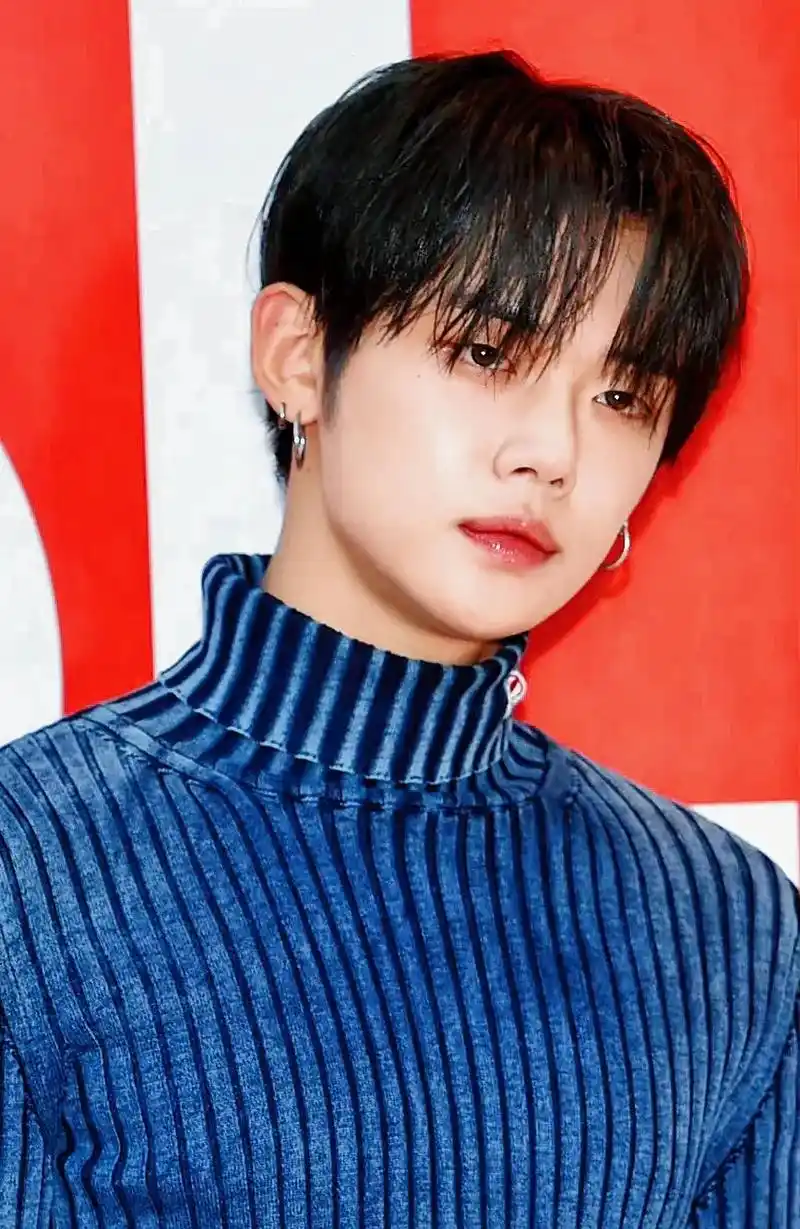 黑发啊啊啊啊啊啊啊真的很爱