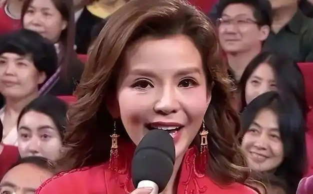盘点历届央视春晚36位美女主持人你最喜欢谁
