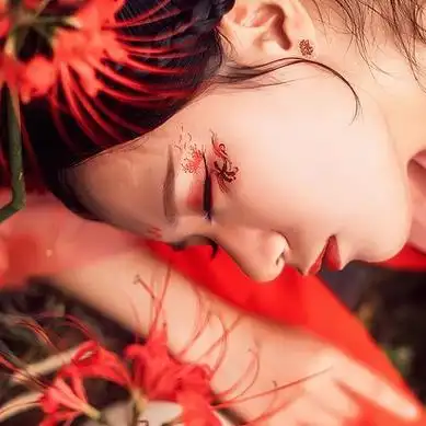 妖艳彼岸花红衣女子头像唯美古风真人头像