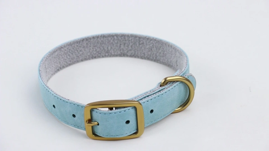 定制品牌豪华宠物pu皮革狗项圈皮带套装小狗