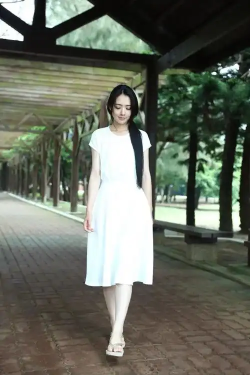 郭碧婷娱乐圈第一大脚女明星