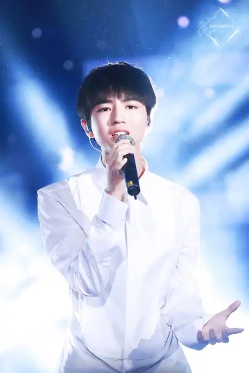 王俊凯# 160921 王俊凯17岁生日会 高清6p