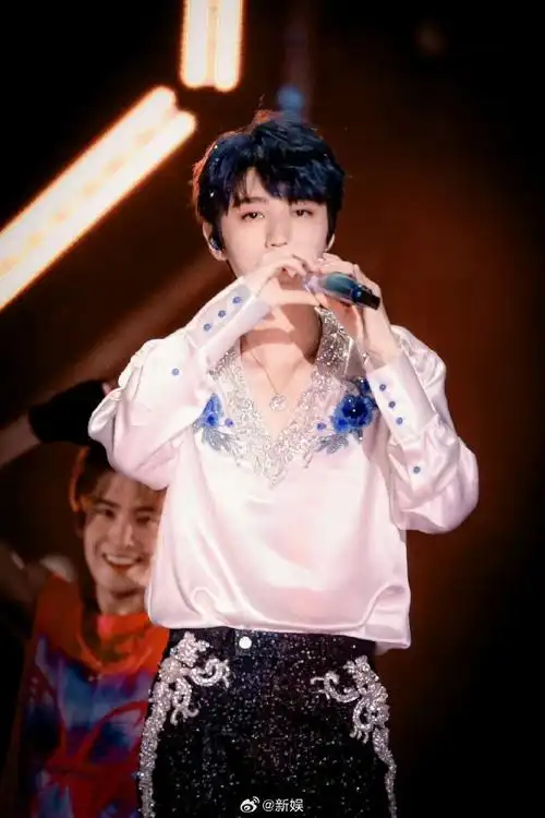 王俊凯小卷毛##新娱