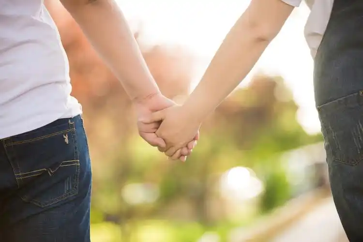 散文诗《牵手幸福》