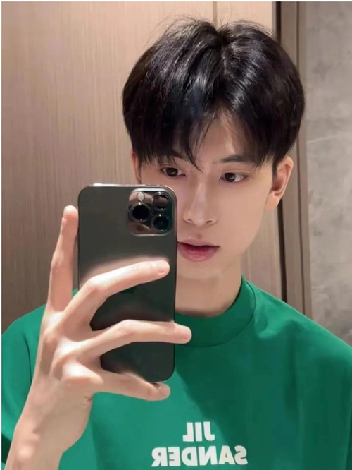 让自己变得更帅气,今天就给大家带来了最具人气的男士发型,剪完都很帅