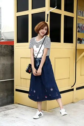 韩妃图2017春季新款绣花大摆宽松半身牛仔长裙伞裙